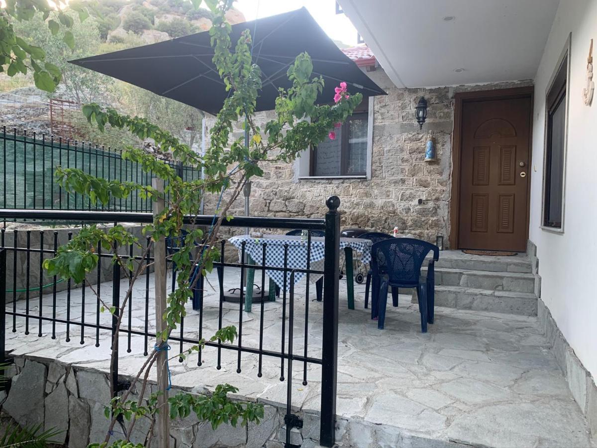 Stone house under a rock Kukos Lägenhet Sykia Chalkidikis Exteriör bild